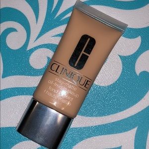 Clinique Stay Matte Foundation